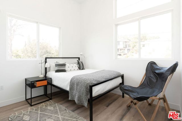 2512 Berkeley Avenue, Los Angeles, CA 90026
