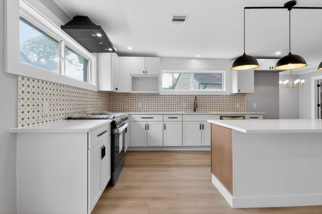 230 Pennsylvania Street, Houston, TX 77029