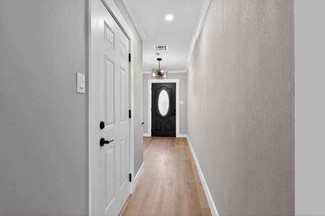 230 Pennsylvania Street, Houston, TX 77029