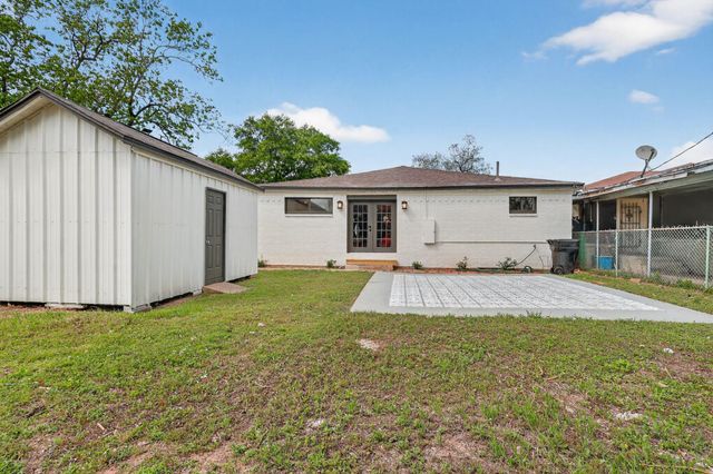 230 Pennsylvania Street, Houston, TX 77029