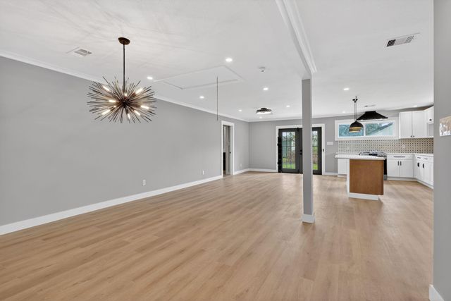 230 Pennsylvania Street, Houston, TX 77029