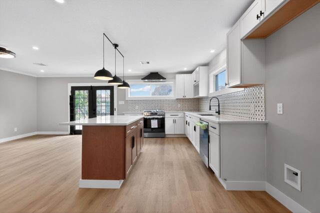 230 Pennsylvania Street, Houston, TX 77029