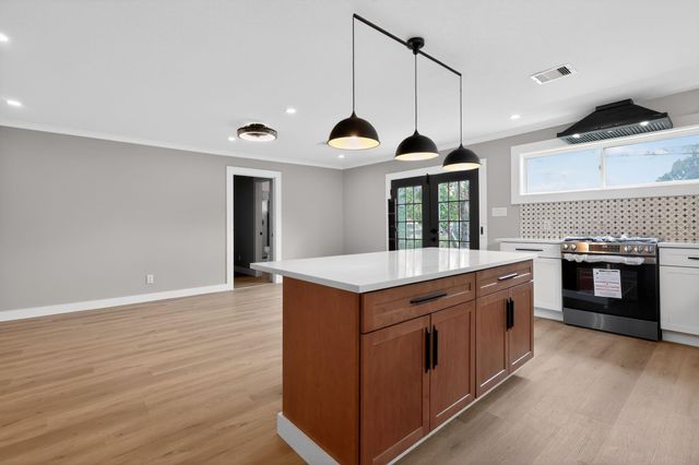 230 Pennsylvania Street, Houston, TX 77029