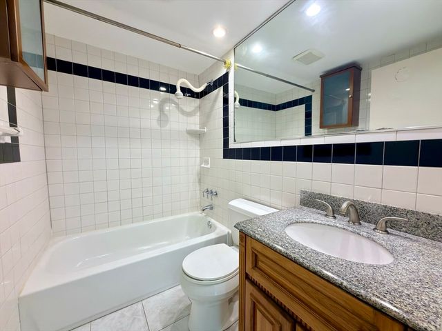 1323 Worcester Road H8, Framingham, MA 01701
