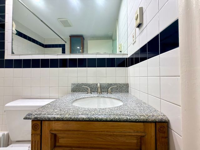 1323 Worcester Road H8, Framingham, MA 01701