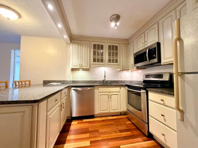 1323 Worcester Road H8, Framingham, MA 01701