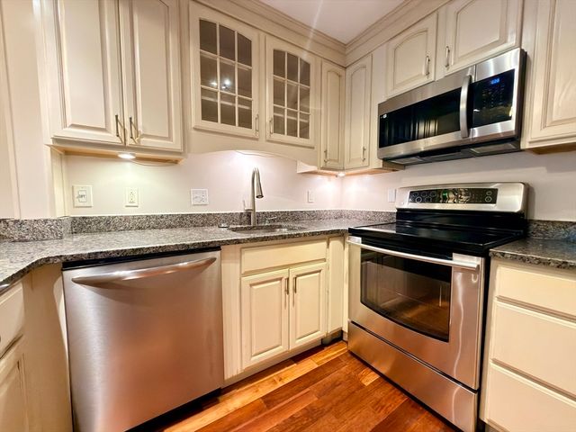 1323 Worcester Road H8, Framingham, MA 01701