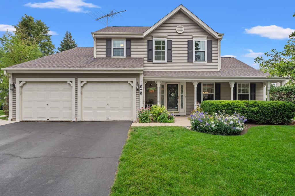 1920 Glenmoor Drive, West Dundee, IL 60118