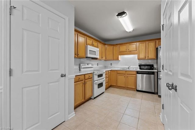 5618 Roundup Circle, Greensboro, NC 27405