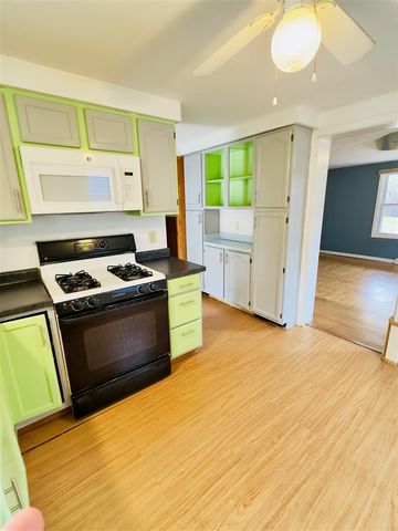 917 W Barnes Avenue, Lansing, MI 48910