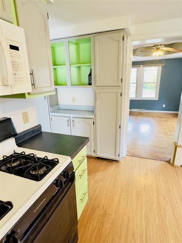 917 W Barnes Avenue, Lansing, MI 48910