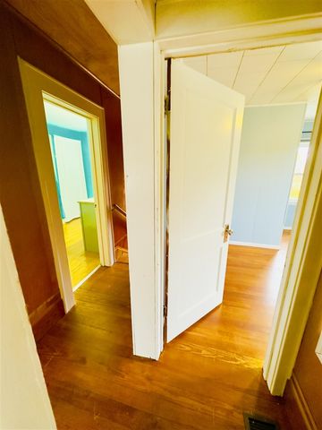 917 W Barnes Avenue, Lansing, MI 48910