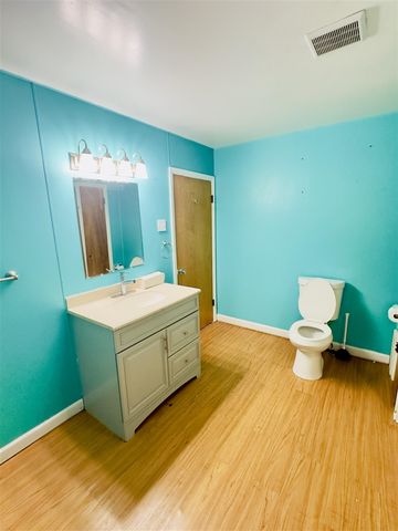 917 W Barnes Avenue, Lansing, MI 48910