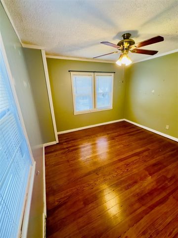 917 W Barnes Avenue, Lansing, MI 48910