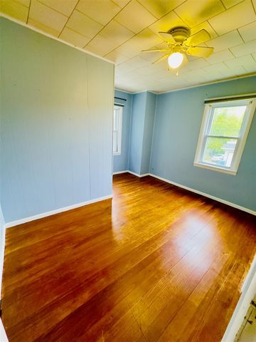 917 W Barnes Avenue, Lansing, MI 48910