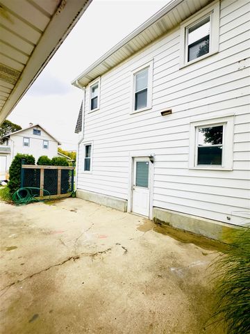 917 W Barnes Avenue, Lansing, MI 48910