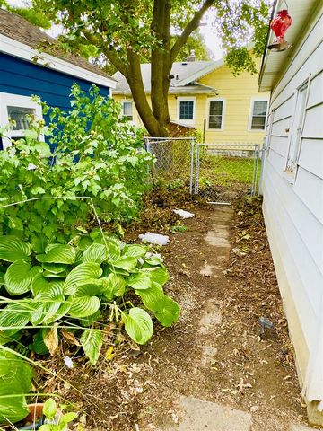 917 W Barnes Avenue, Lansing, MI 48910