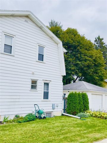 917 W Barnes Avenue, Lansing, MI 48910