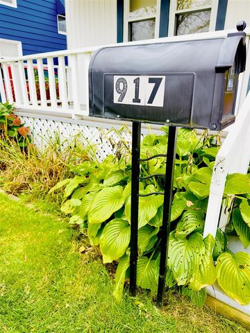 917 W Barnes Avenue, Lansing, MI 48910