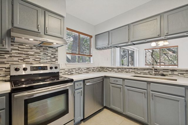 6810 Deatonhill DR 204, Austin, TX 78745