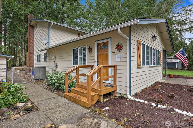 3035 SE Morning Light Court, Port Orchard, WA 98367