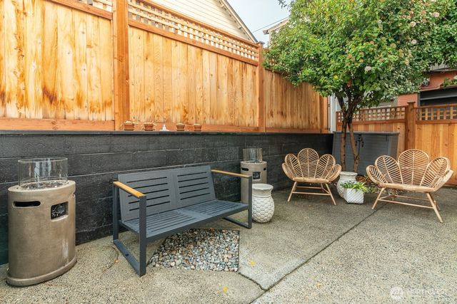 116 4th Avenue N, Edmonds, WA 98020