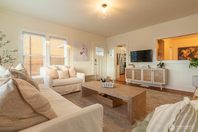 116 4th Avenue N, Edmonds, WA 98020