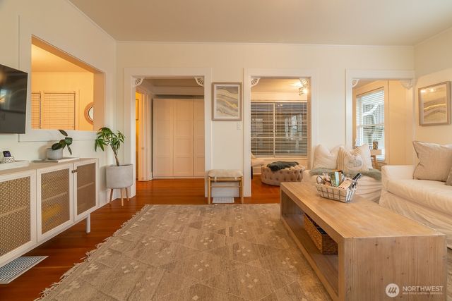 116 4th Avenue N, Edmonds, WA 98020