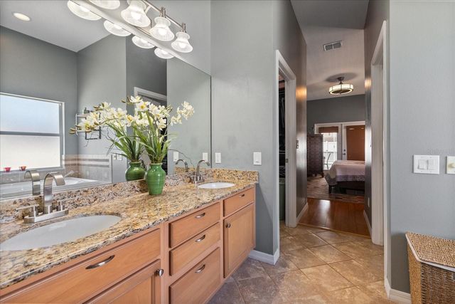 5001 44TH AVENUE N, St Petersburg, FL 33709