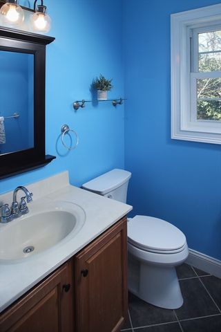 75 Federal Furnace Rd, Plymouth, MA 02360