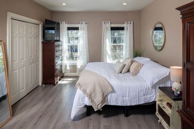 75 Federal Furnace Rd, Plymouth, MA 02360