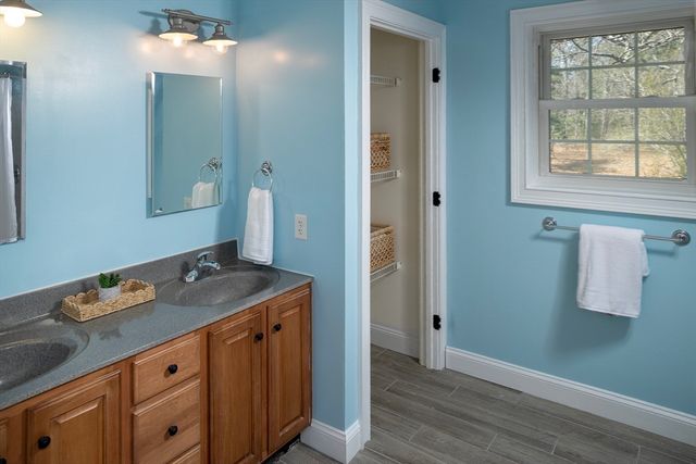 75 Federal Furnace Rd, Plymouth, MA 02360