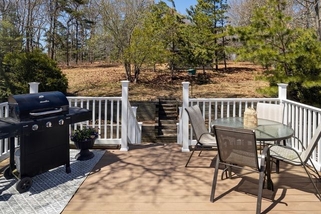 75 Federal Furnace Rd, Plymouth, MA 02360