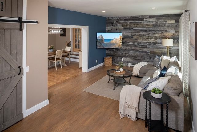 75 Federal Furnace Rd, Plymouth, MA 02360