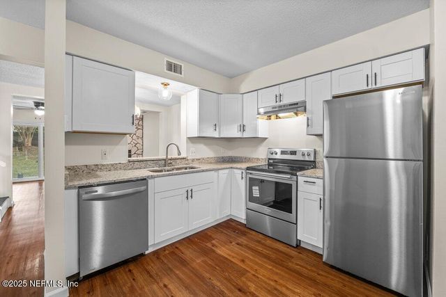 3023 COBBLEWOOD Lane E, Jacksonville, FL 32225