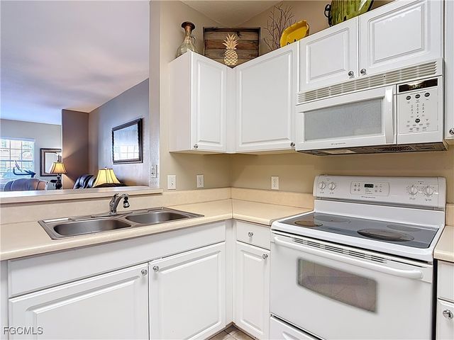 15630 Ocean Walk CIR 102, Fort Myers, FL 33908