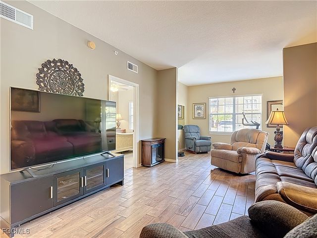 15630 Ocean Walk CIR 102, Fort Myers, FL 33908