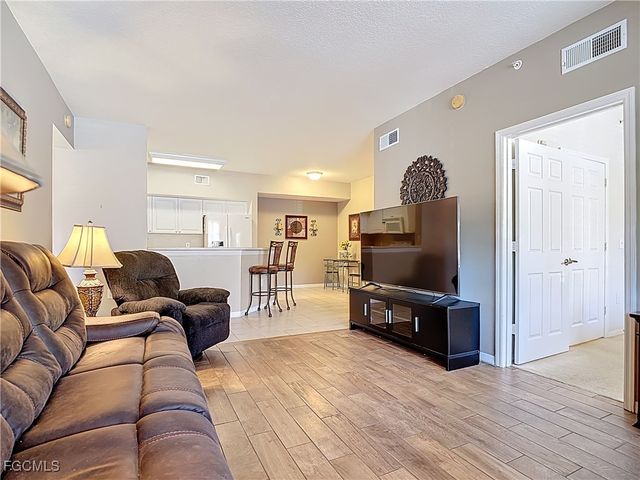 15630 Ocean Walk CIR 102, Fort Myers, FL 33908