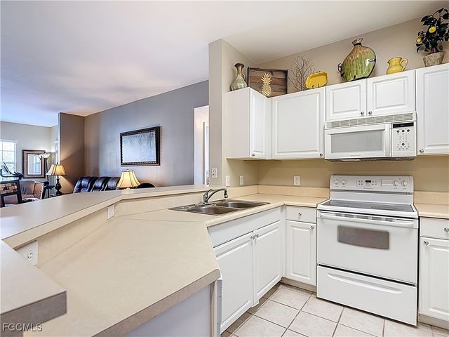 15630 Ocean Walk CIR 102, Fort Myers, FL 33908