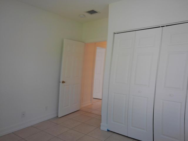 911 NE 12th Avenue, Pompano Beach, FL 33060