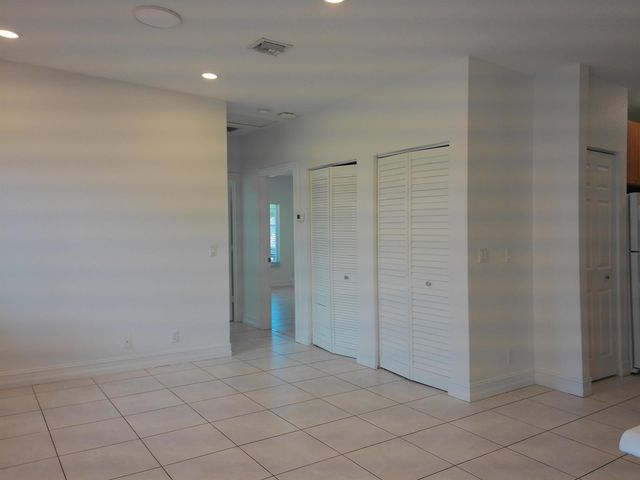 911 NE 12th Avenue, Pompano Beach, FL 33060
