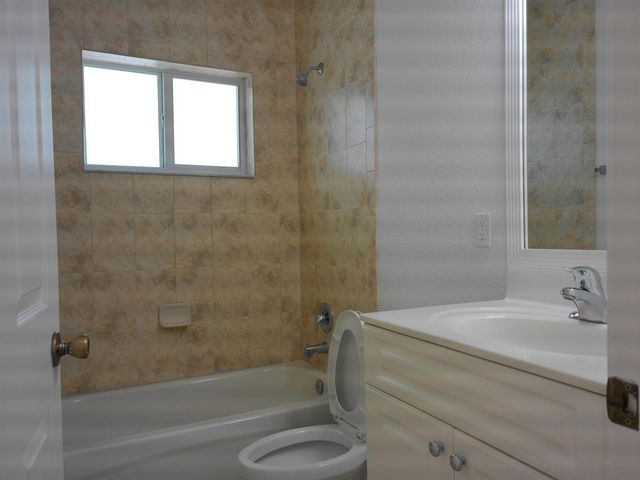 911 NE 12th Avenue, Pompano Beach, FL 33060