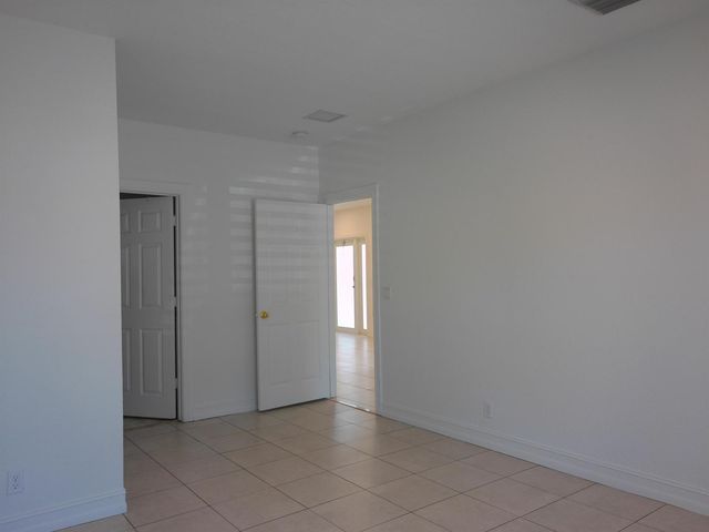 911 NE 12th Avenue, Pompano Beach, FL 33060