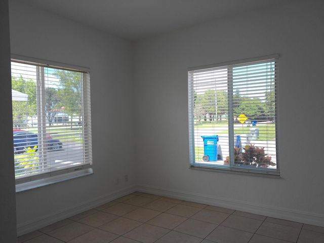 911 NE 12th Avenue, Pompano Beach, FL 33060