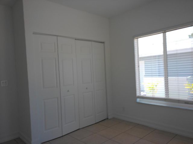 911 NE 12th Avenue, Pompano Beach, FL 33060
