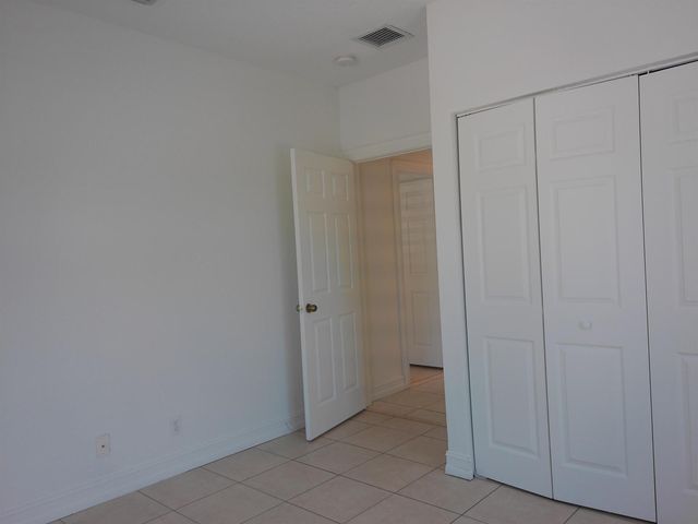 911 NE 12th Avenue, Pompano Beach, FL 33060