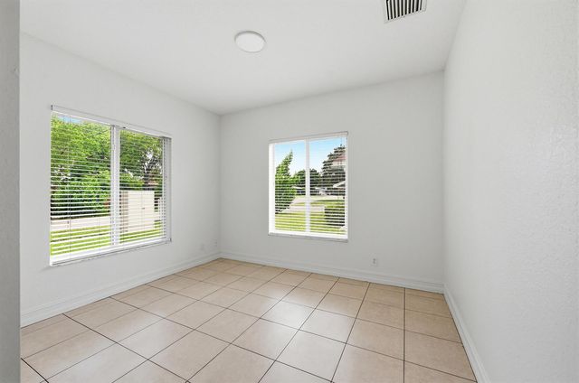 911 NE 12th Avenue, Pompano Beach, FL 33060