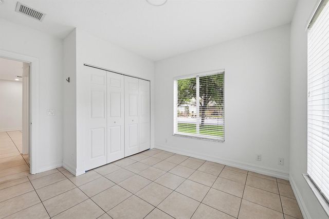 911 NE 12th Avenue, Pompano Beach, FL 33060