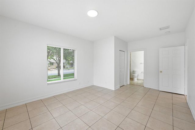 911 NE 12th Avenue, Pompano Beach, FL 33060