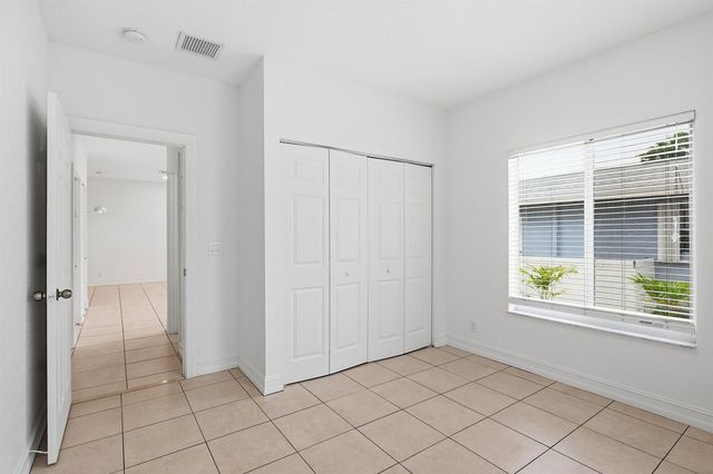 911 NE 12th Avenue, Pompano Beach, FL 33060